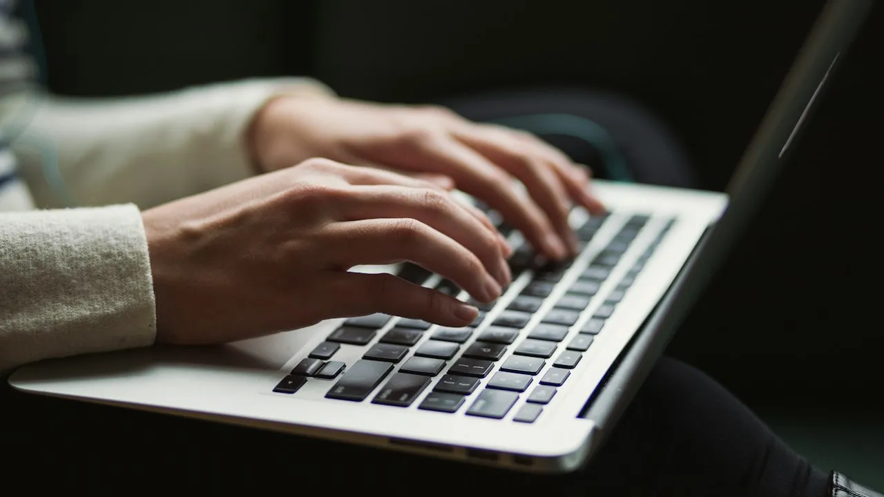 Repérer et éviter les faux services clients en ligne